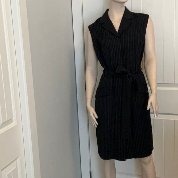 Ellen Tracy Women’s Black Pinstripe Sleeveless Dress Size 14 - Picture 2 of 10